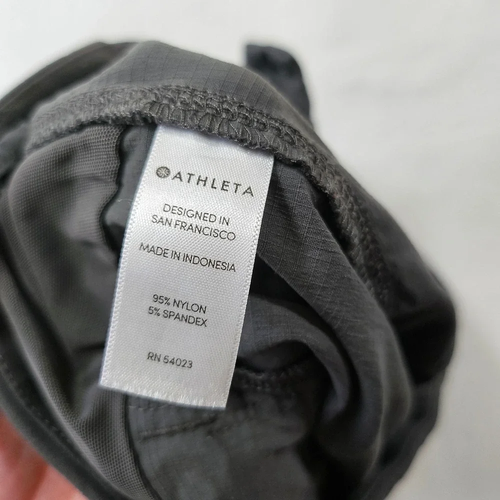 Athleta Trekkie North Shorts Gray Hiking Trekking Outdoor Women Size 2 Gorpcore - Picture 5 of 10